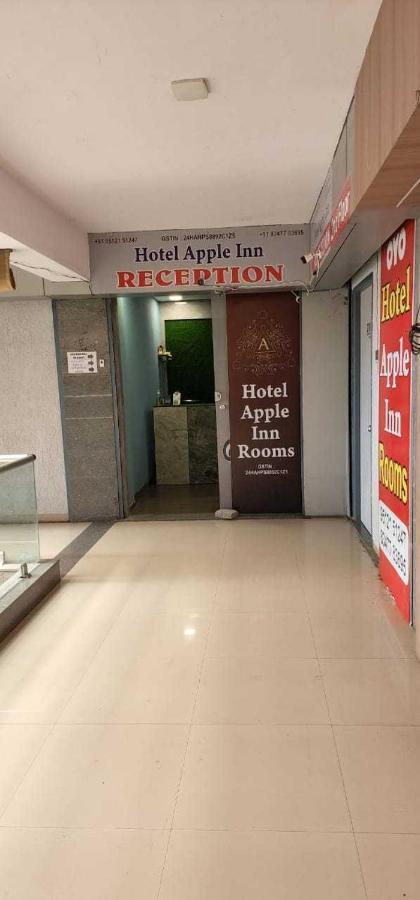 Oyo Hotel Apple Inn Surat Eksteriør bilde