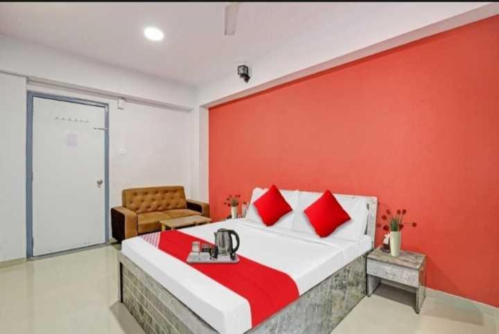 Oyo Hotel Apple Inn Surat Eksteriør bilde