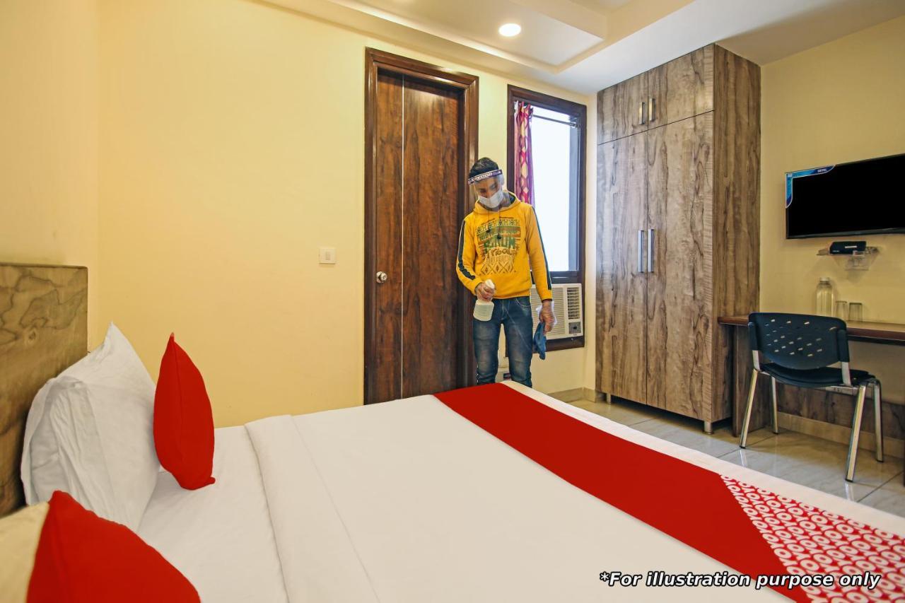 Oyo Hotel Apple Inn Surat Eksteriør bilde